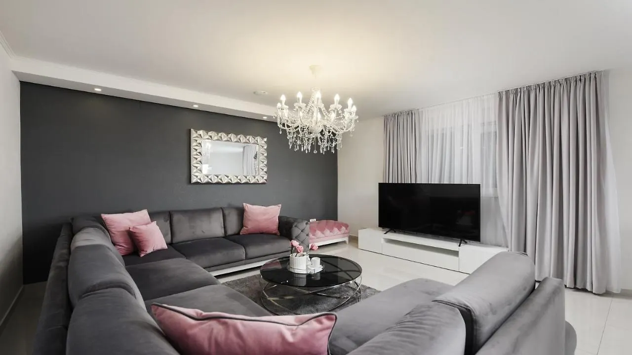 Luxury Residence Villa Astria Knezevic 0*,